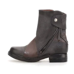 STIEFELETTEN AGULIA