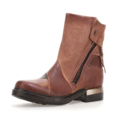 STIEFELETTEN AGULIA