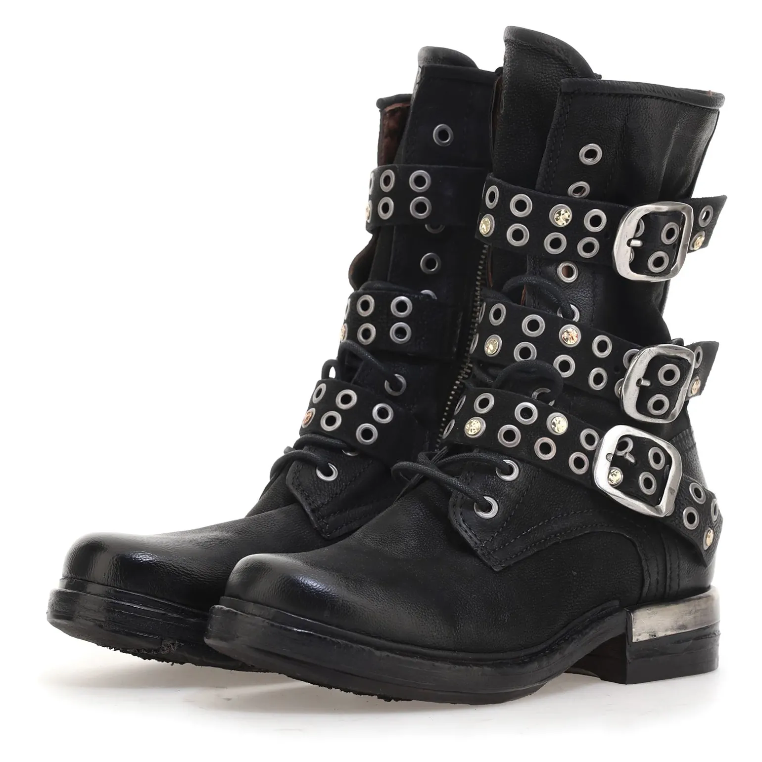 STIEFELETTEN ATTALLA