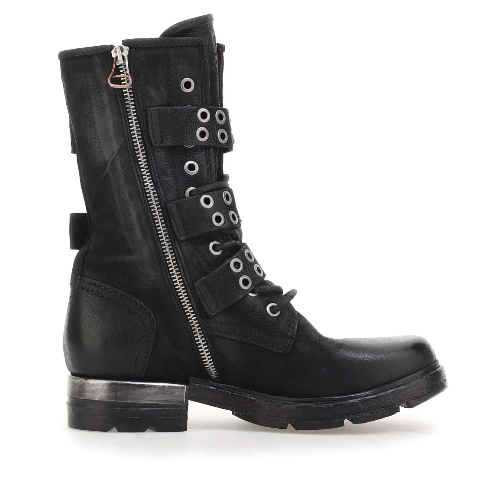 STIEFELETTEN ATTALLA