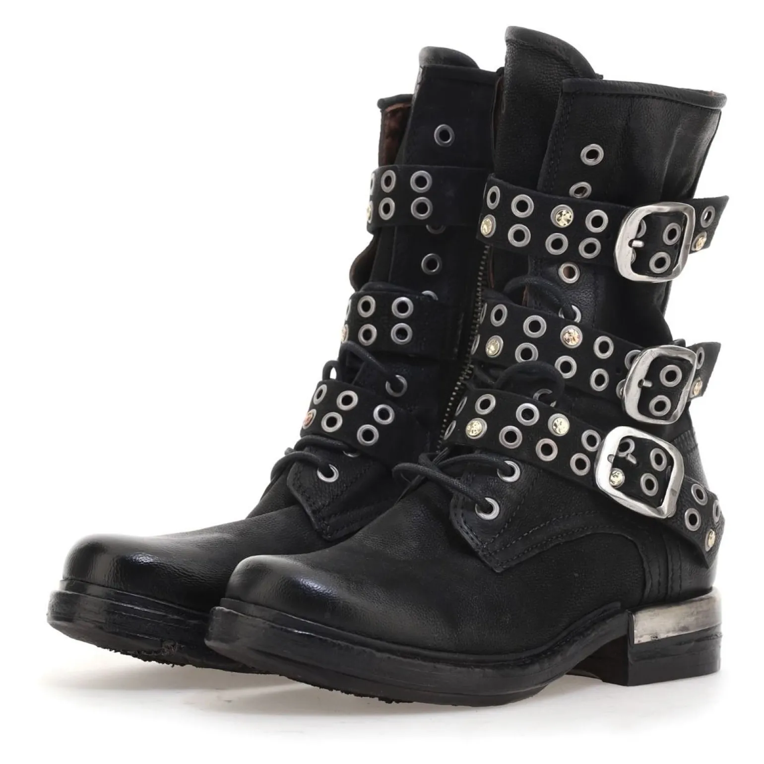 STIEFELETTEN ATTALLA