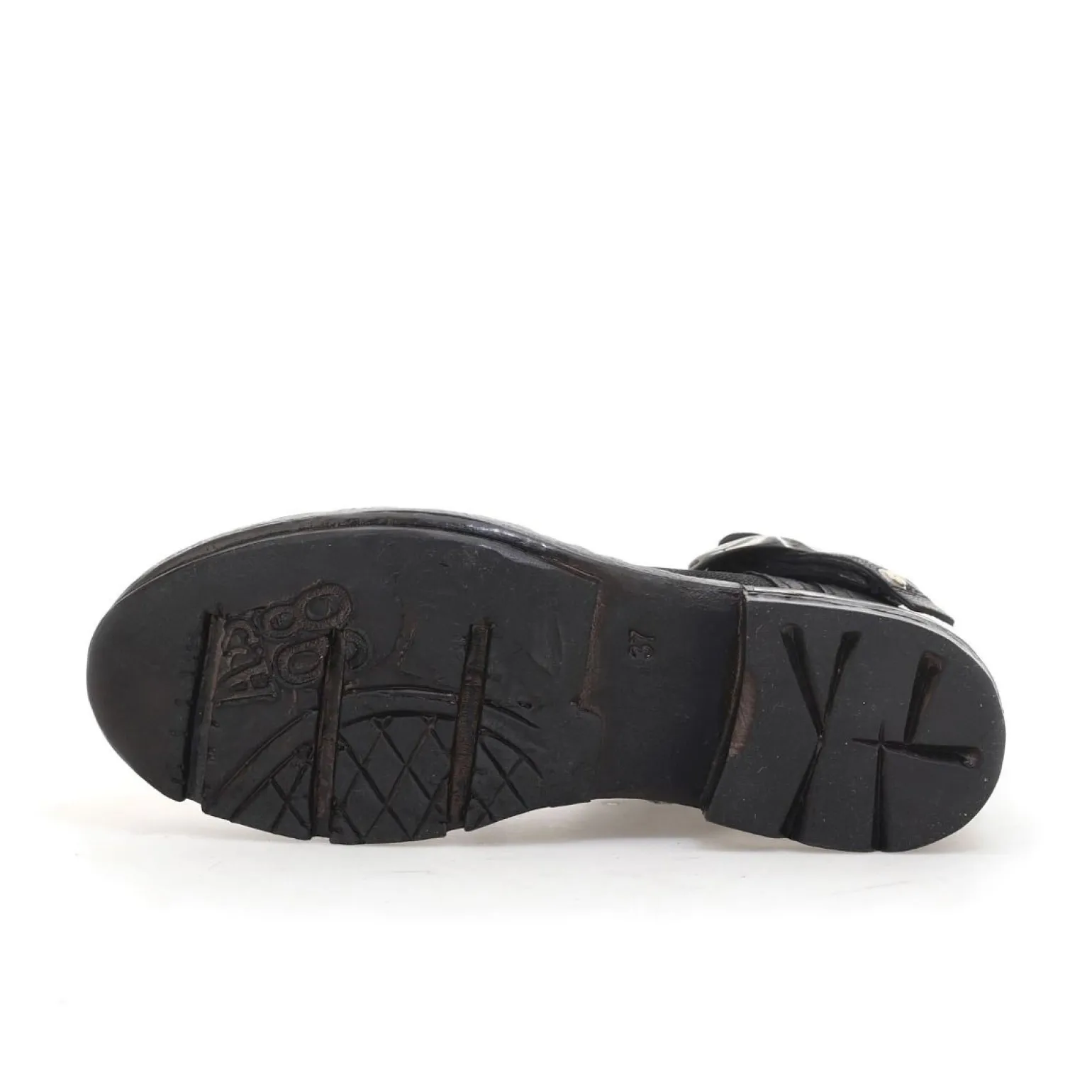 STIEFELETTEN ATTALLA