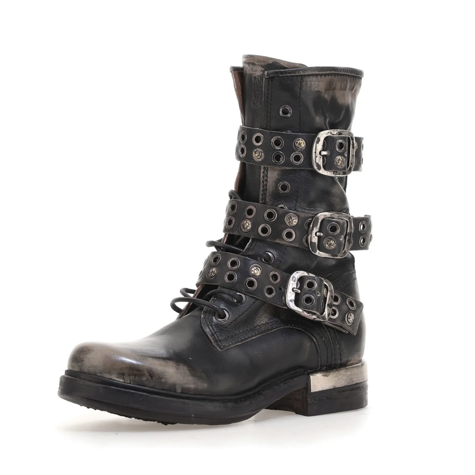 STIEFELETTEN ATTALLA