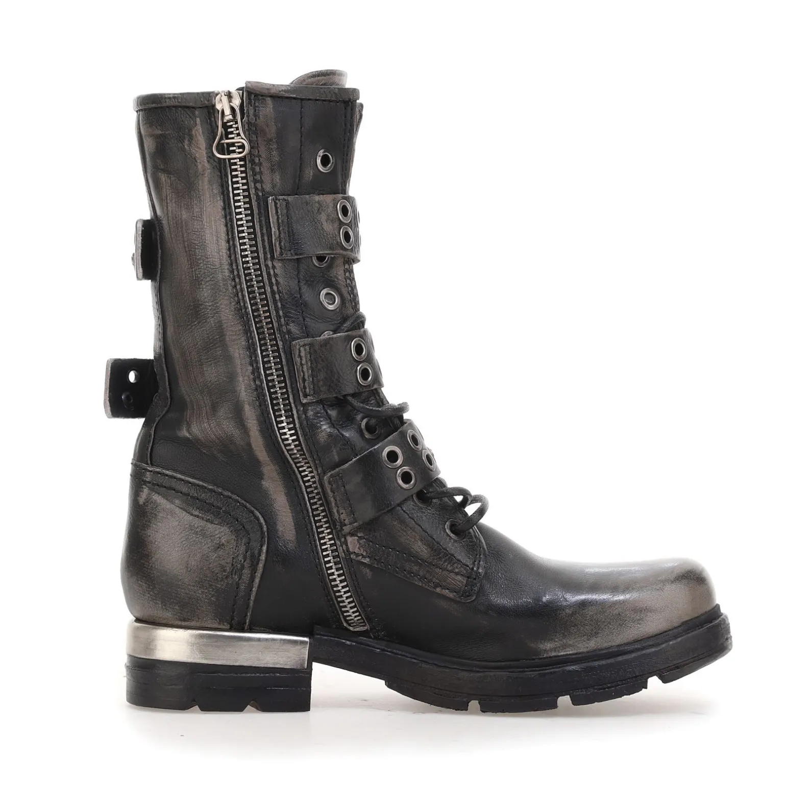 STIEFELETTEN ATTALLA