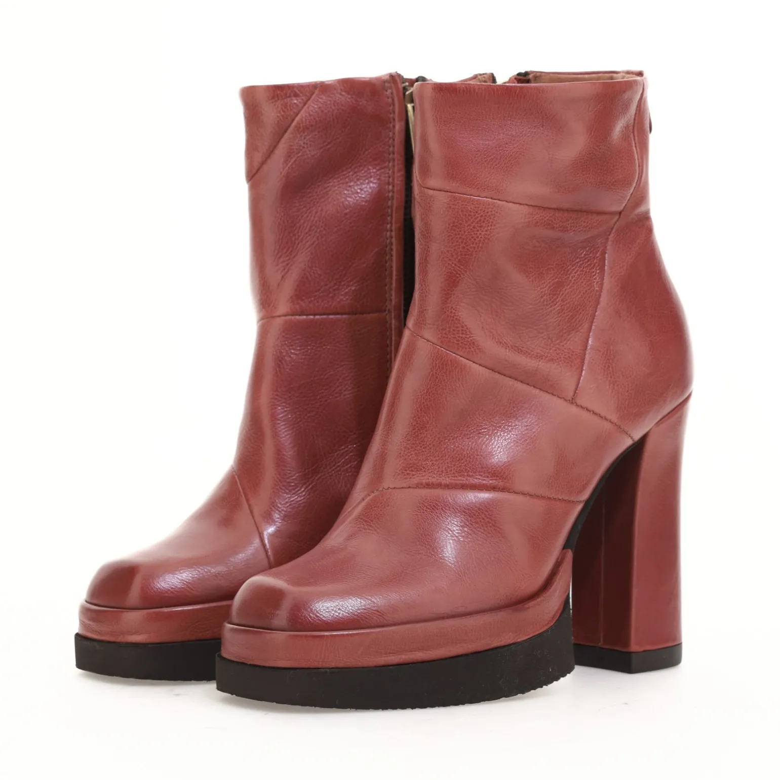 STIEFELETTEN VIKKI