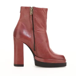 STIEFELETTEN VIKKI