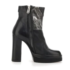 STIEFELETTEN VIKKI