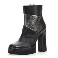 STIEFELETTEN VIKKI